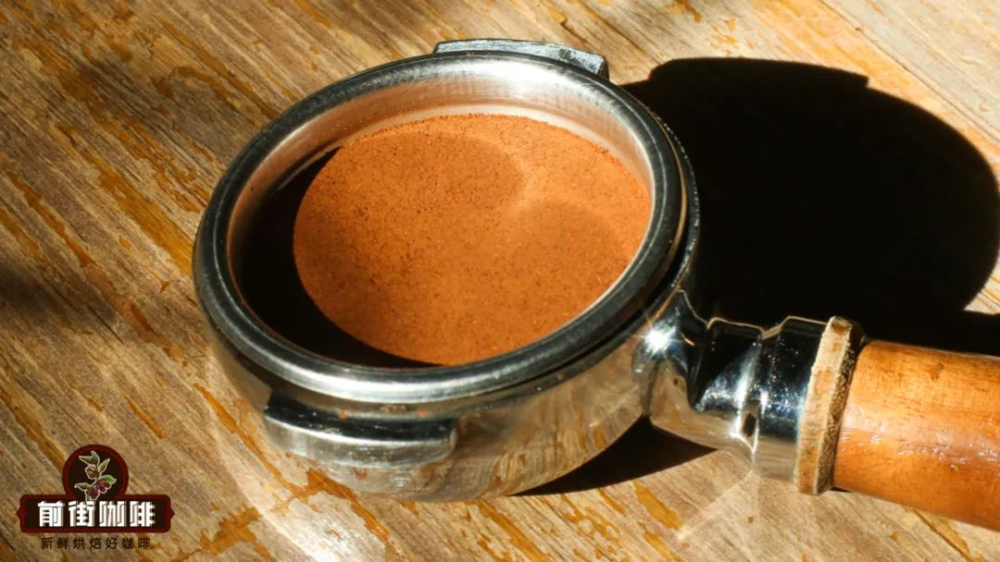 Professional baristas teach you: How to correctly distribute and tamp coffee grounds to make your espresso more enjoyable