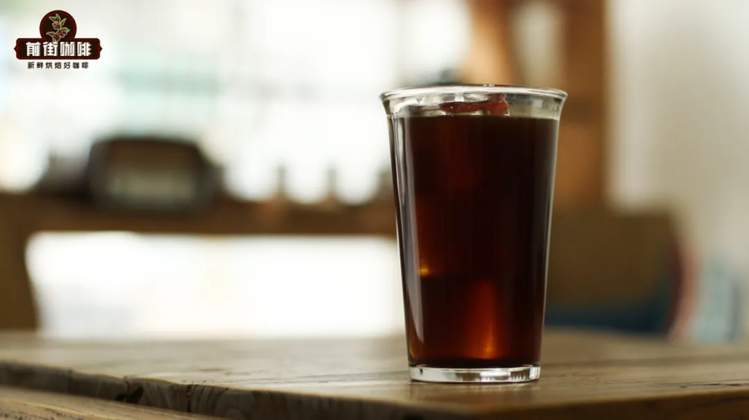 A Complete Guide to the Origins of Mazagran Iced Coffee and Its Variations Across European Countries