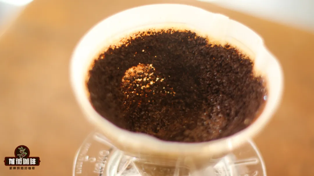 Analysis of Pour Over Coffee Bed Shapes: What Do Deep Pits to Muddy Pits Reveal About Extraction?