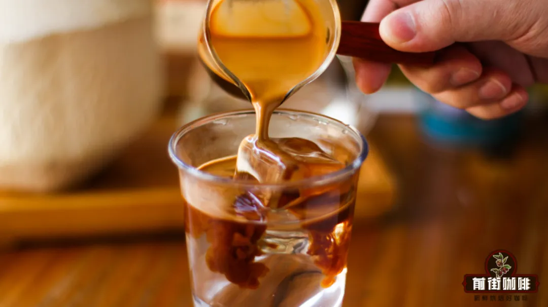 Complete Guide to Summer Coconut-Flavored Coffee Drinks: Flavor Differences from Young Coconut to Thick Coconut Milk & DIY Methods