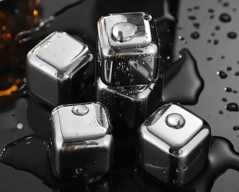 Real-world test on coffee cooling: which is better for pour over—stainless steel ice cubes or homemade ice cubes?
