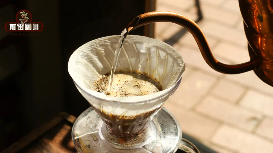 Immersion Brewing vs Pour Over Coffee: Is the Clever Dripper More Forgiving? A Beginner's Guide