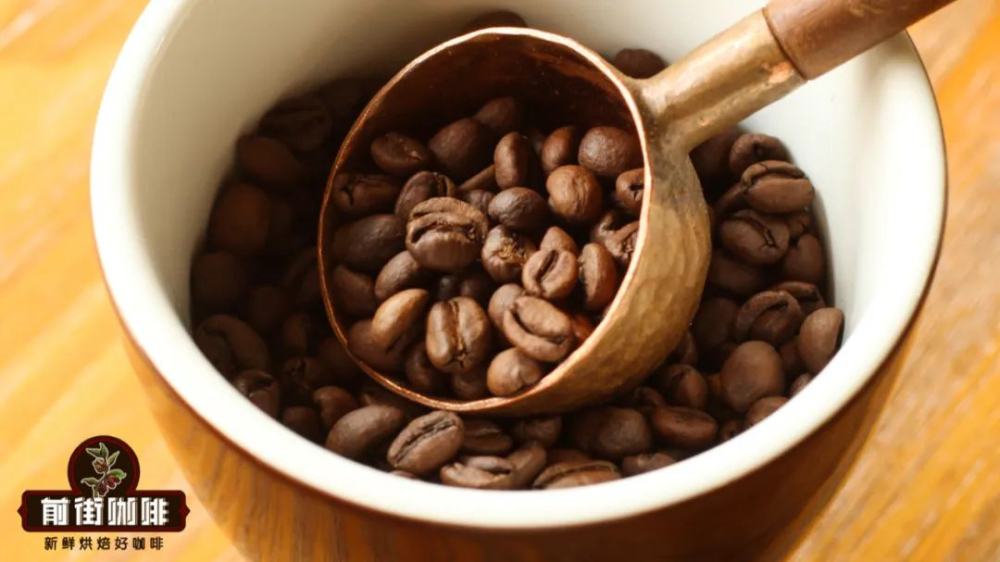 What happens if you eat coffee beans directly? Exploring the flavor differences between green and roasted beans and the principles of the Golden Cup extraction