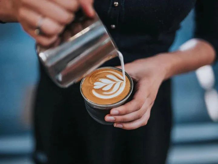 A Comprehensive Guide to Melbourne Magic Coffee: Origins, Recipe, and Comparison with Piccolo Flat White