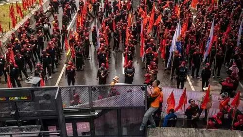 Indonesia's Coffee Industry Crisis: How Worker Protests Affect Harvests and the Global Supply Chain