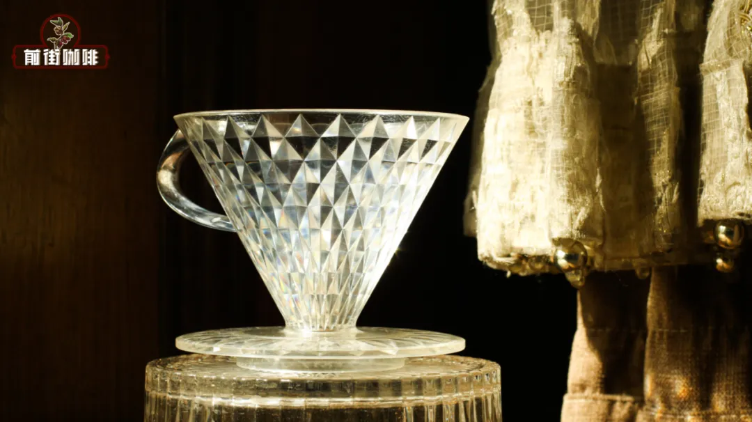 How to Choose a Pour Over Coffee Dripper? A Comprehensive Analysis of Flow Rate and Flavor Differences Between the Diamond Dripper and V60