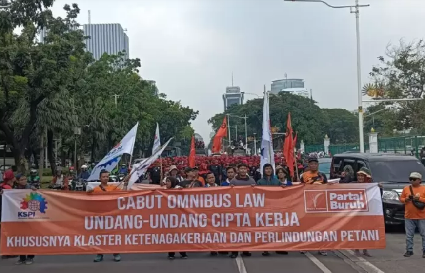 Indonesia's Coffee Industry Crisis: How Worker Protests Affect Harvests and the Global Supply Chain
