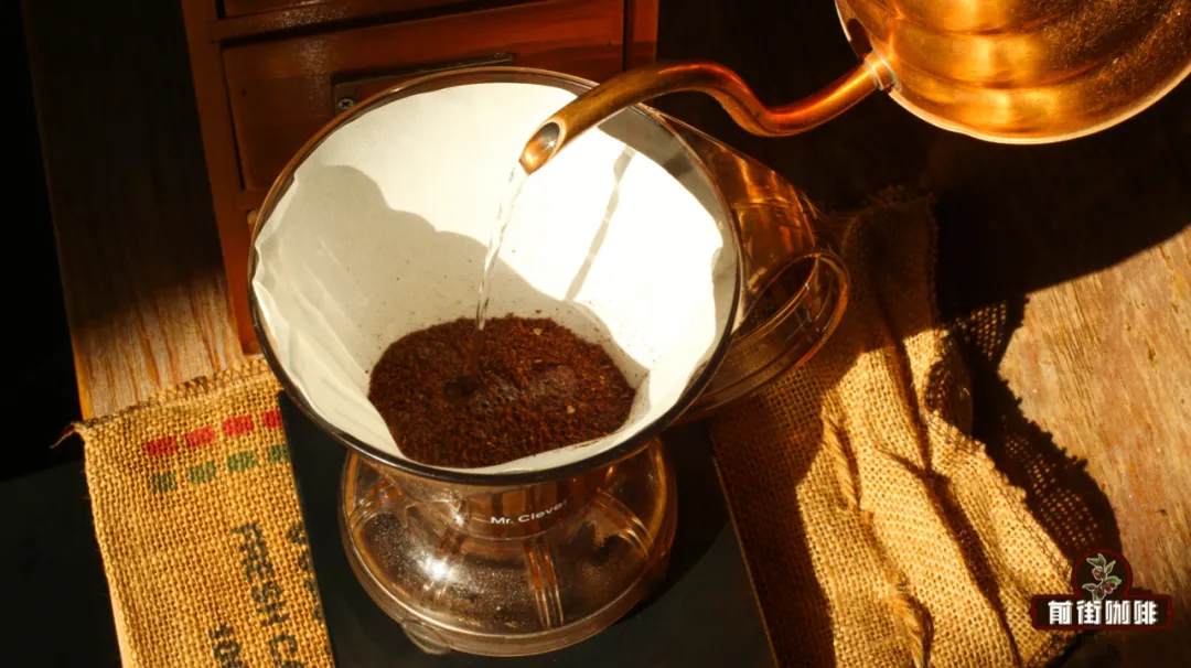 Pour Over Coffee Water Knowledge: What is the Impact of Reboiled Water on Extraction and Flavor?