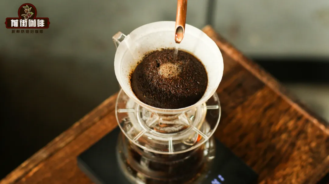 Complete Guide to Pour Over Coffee Pouring Techniques: How Water Segmentation, Height, and Pouring Methods Affect Extraction Flavor