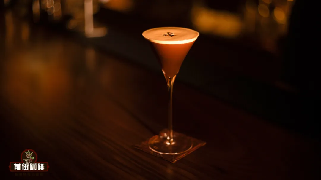 How to Make an Espresso Martini: A Complete Guide from Extraction to Cocktail Mixing
