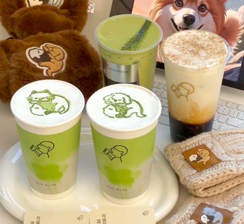 Analysis of Heytea’s Winter Limited-Edition Milk Foam Powder Sprinkling Technique: Why Do the Designs Often Go Wrong?