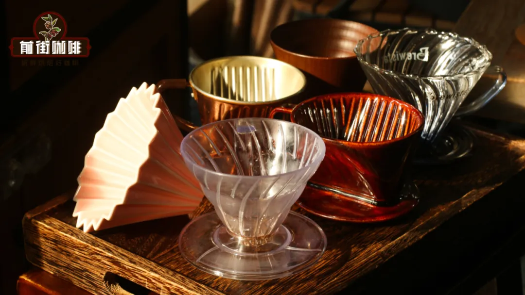 The Complete Guide to Essential Pour Over Coffee Tools & Hand Grinders for Beginners