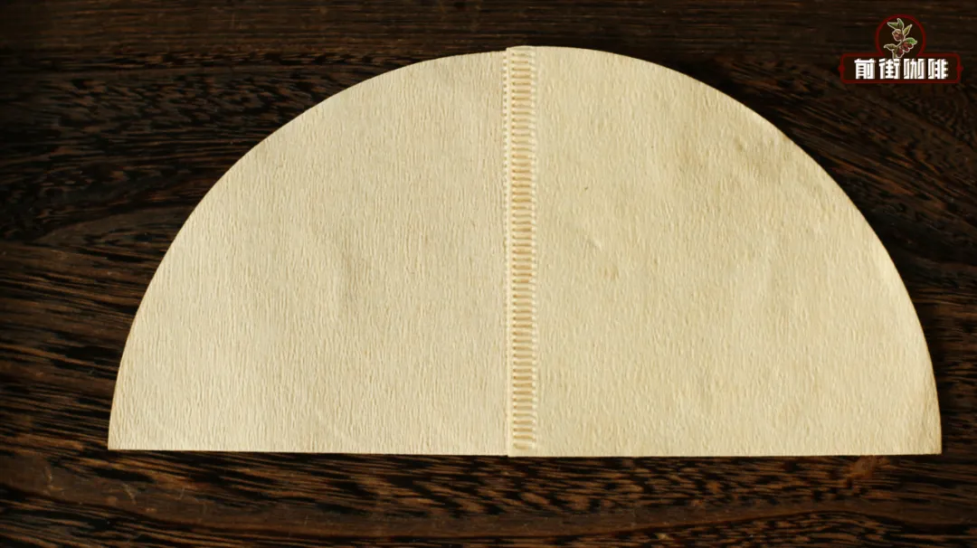The Ultimate Guide to Pour Over Coffee Filter Paper Materials: How Bleached vs. Unbleached Affects Extraction and Flavor