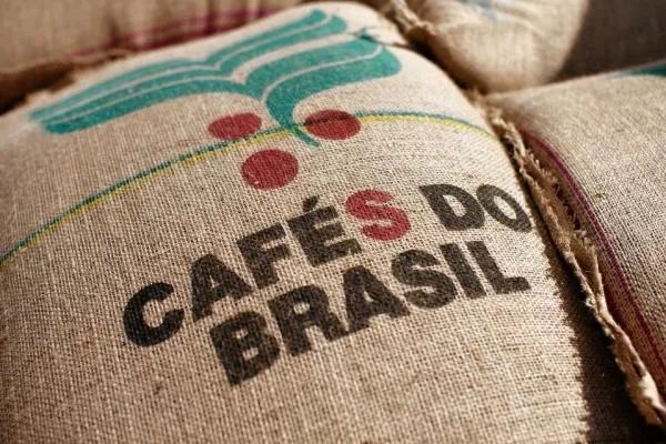 Brazil's coffee exports rose 5.4% in November, facing logistics and labor strike challenges