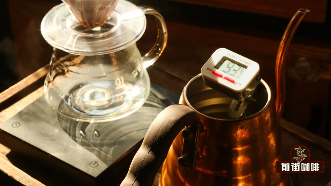 The Complete Guide to Essential Pour Over Coffee Tools & Hand Grinders for Beginners