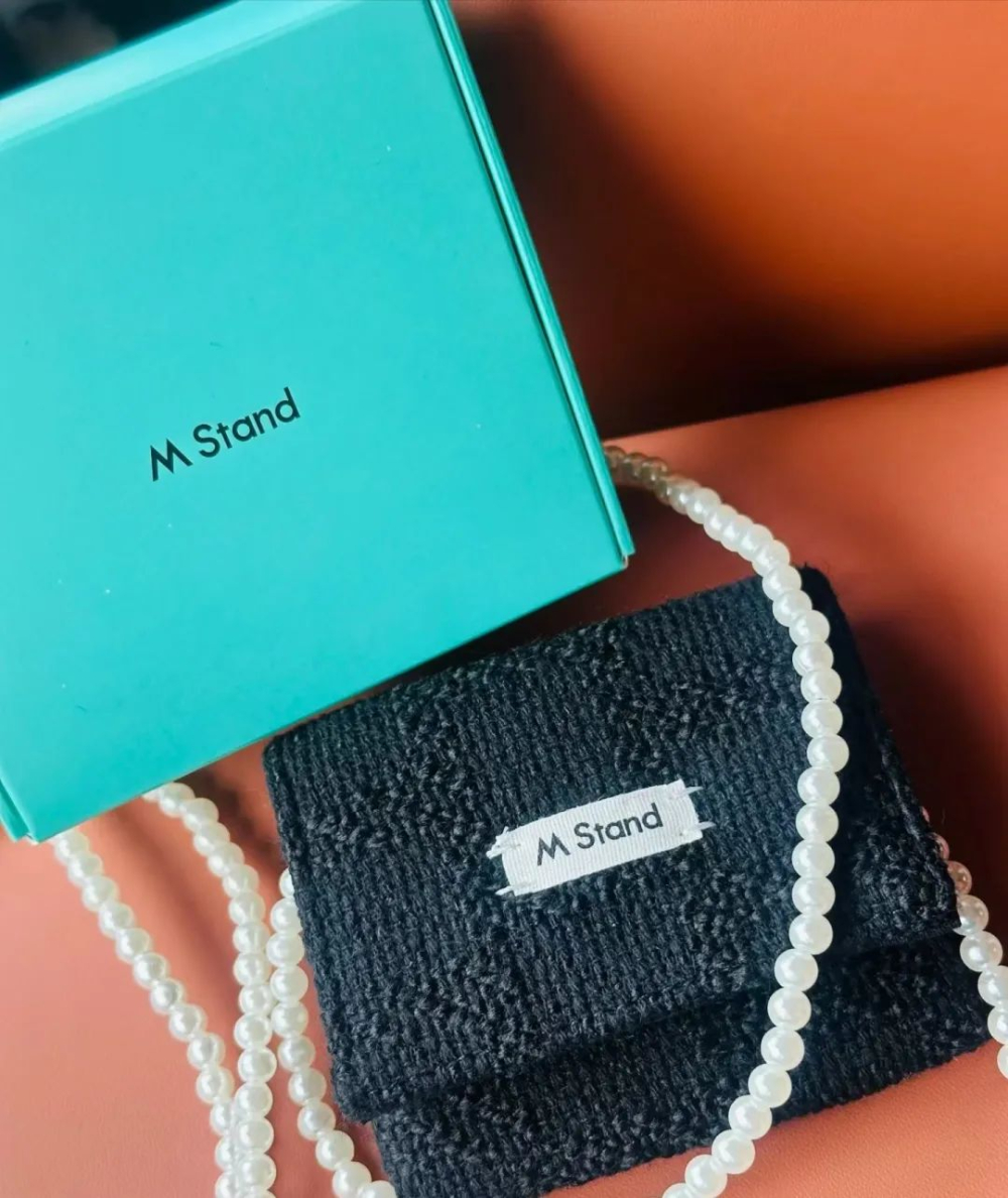 Mstand × Hepburn Collaboration Pearl Chain Bag Review: High on Style but Low on Practicality—How Should Coffee Lovers Choose Their Merch?