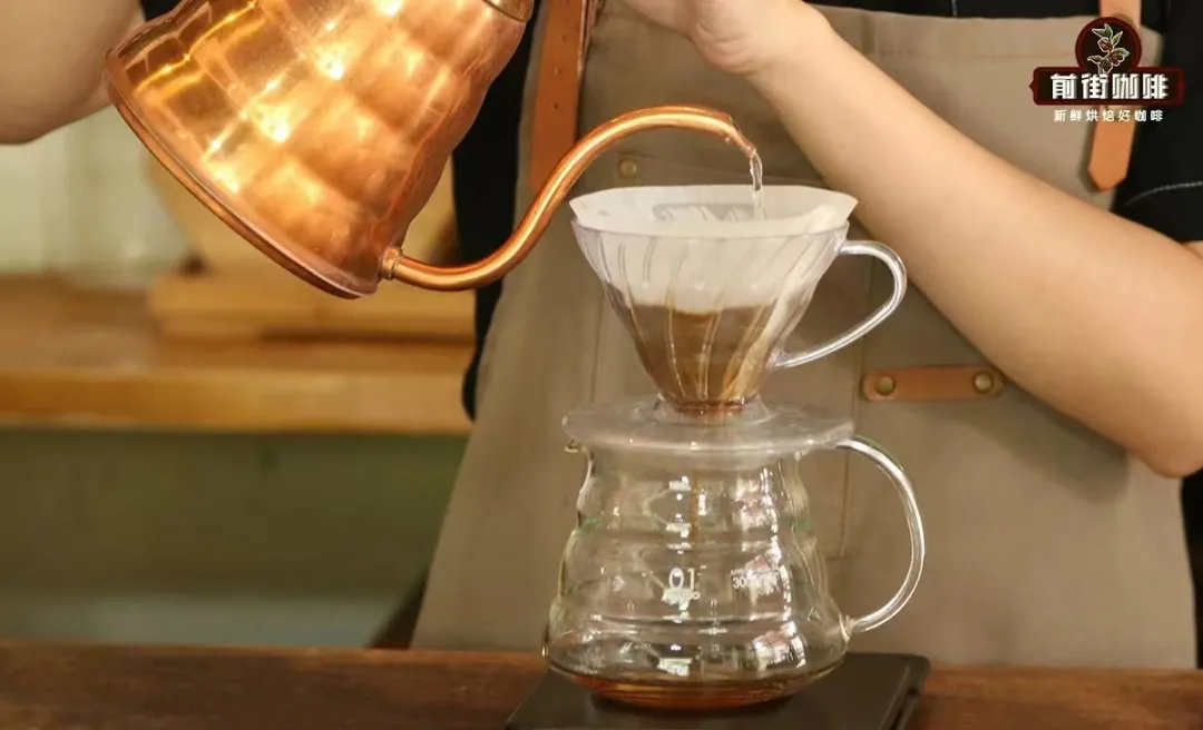 The Truth About Pour Over Coffee Bed Shape and Flavor: What Details to Pay Attention to Besides Even Pouring?