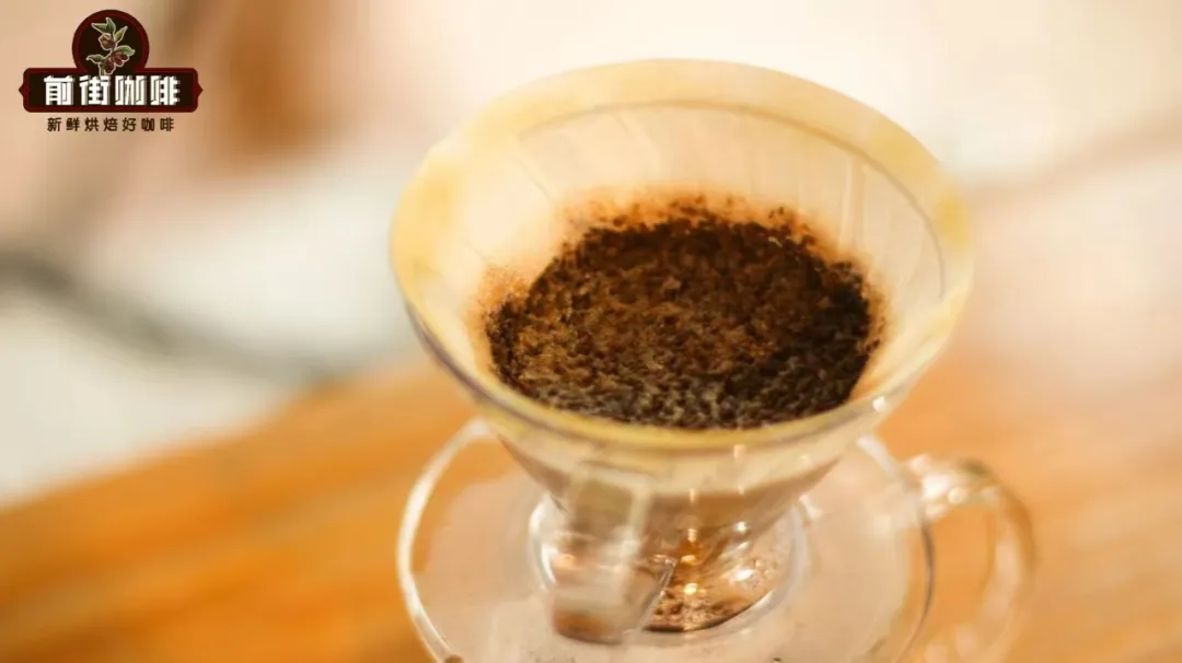 The Truth About Pour Over Coffee Bed Shape and Flavor: What Details to Pay Attention to Besides Even Pouring?