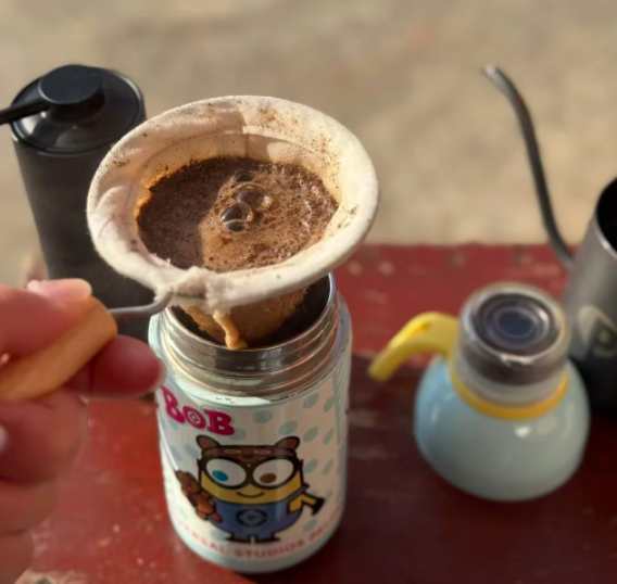 No coffee on your trip home for Chinese New Year? Learn how to make delicious coffee with drip bags, moka pots, and everyday tools