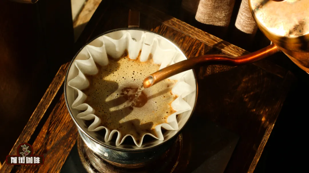 Analysis of Pour-Over Coffee Segment Watering Techniques: Differences and Flavor Control Between the Three-Stage and One-Pour Methods