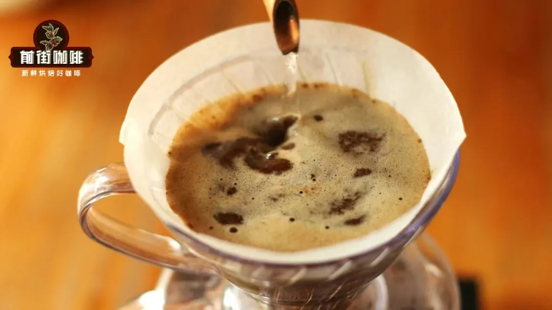 Comparison of Pour Over Coffee: One-Flow vs. Three-Stage Pouring Methods – Flavor Differences, Techniques, and Suitability for Beginners