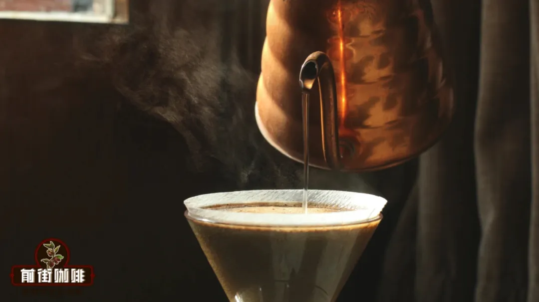 In-depth Analysis of Pour Over Dripper Materials and Designs: How to Choose Between V60 and Kono? The Key to Improving Extraction Efficiency
