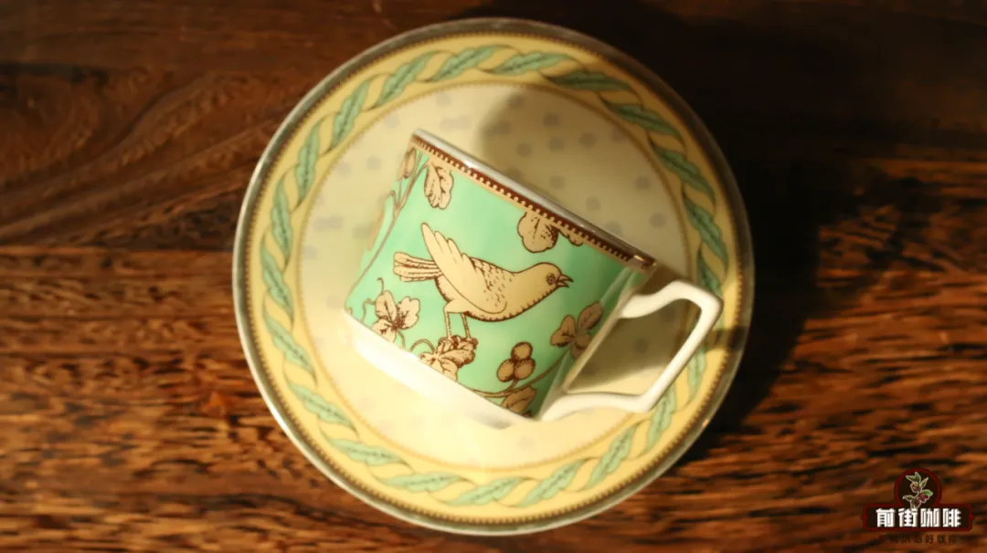 How does the color of a coffee cup affect flavor perception? Practical tips for selecting tasting cups