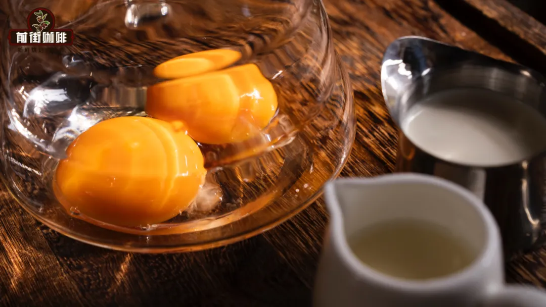 A Complete Guide to Making Vietnamese Egg Coffee: From Its History to a Hands-On Liquid Tiramisu Tutorial