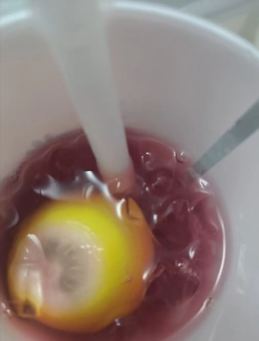Luckin’s return of lemon tea goes awry: Wrong yellow lemon addition causes trouble for both staff and customers