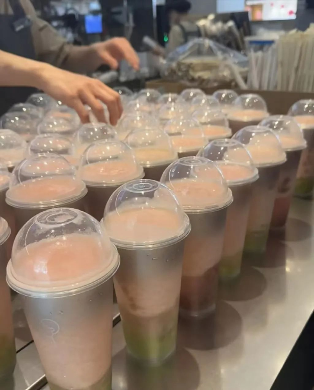 The truth behind the difficulty of peeling green grapes at HEYTEA: Why are employees constantly getting hand injuries, and why is the peeling machine not widely adopted?
