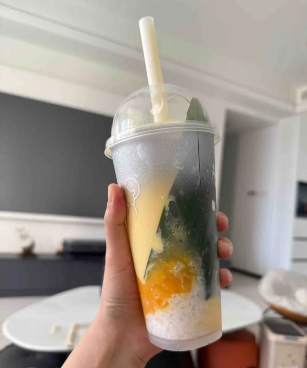 Heytea's Dragon Boat Festival mango sticky rice returns with controversy over lotus leaf packaging; practical drinking suggestions