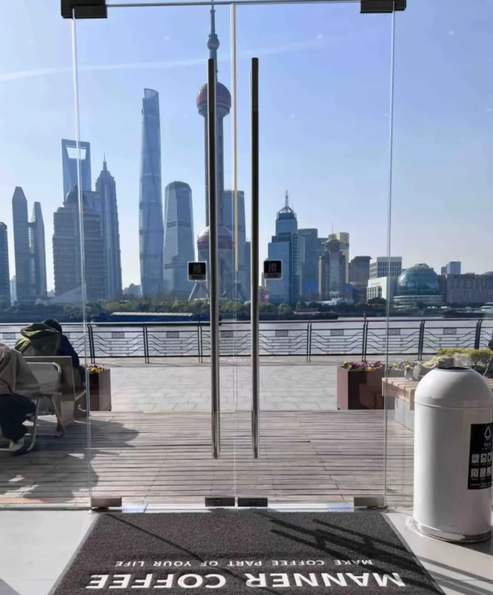 The popular Manner photo spot in Shanghai’s North Bund has been blocked off – Practical photo-taking guide for the Coffee Culture Festival