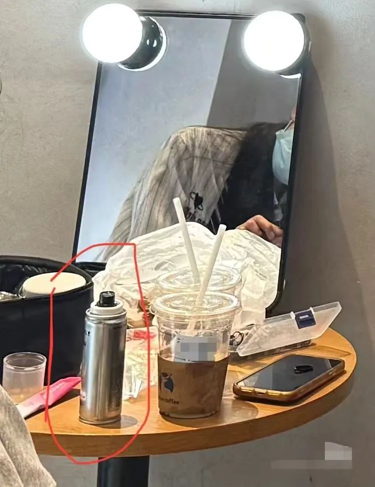 Coffee shop turned into a makeup room? Analysis of hair spray odors and food safety concerns