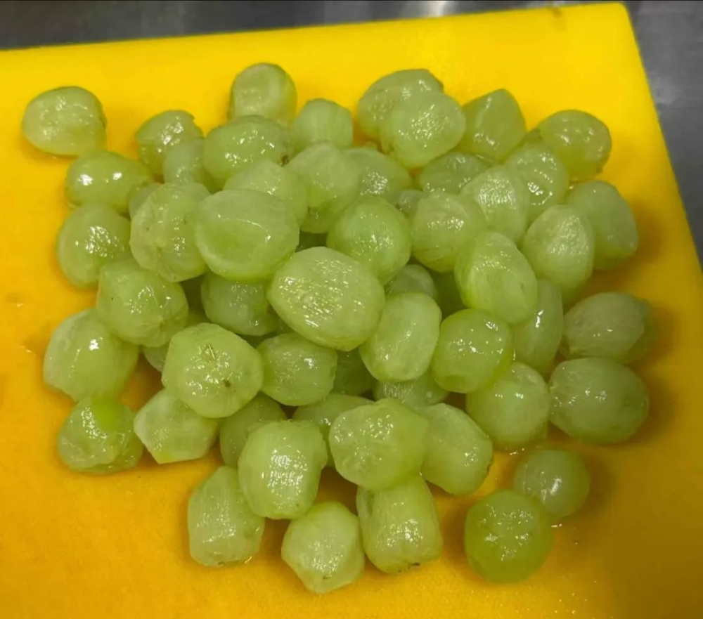 The truth behind the difficulty of peeling green grapes at HEYTEA: Why are employees constantly getting hand injuries, and why is the peeling machine not widely adopted?