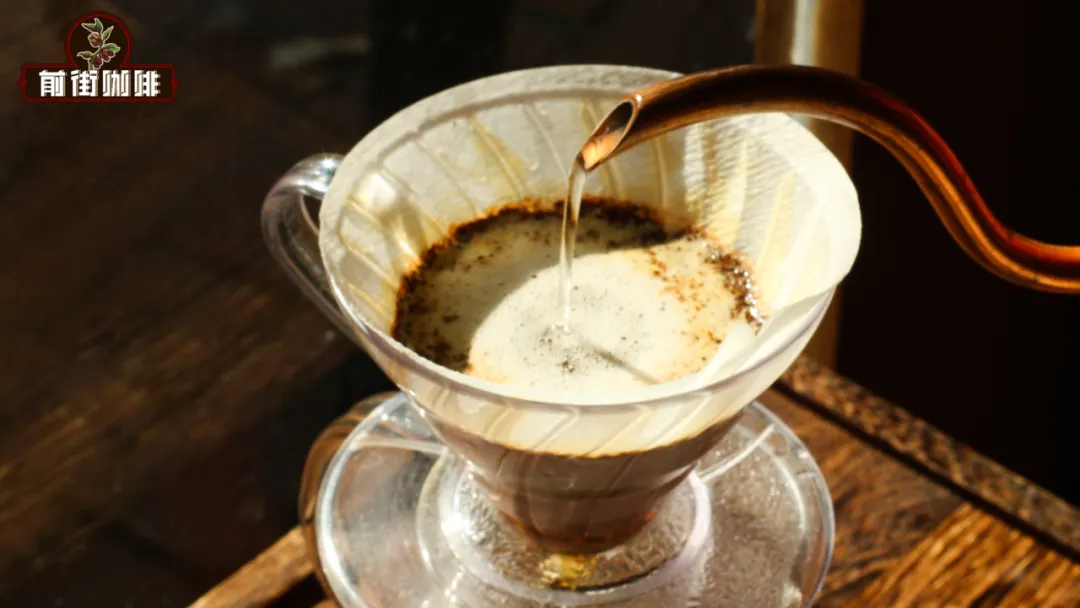 What to do if your high-altitude light roast pour over extraction is too slow? A practical guide to slow-flow three-stage brewing with small water streams