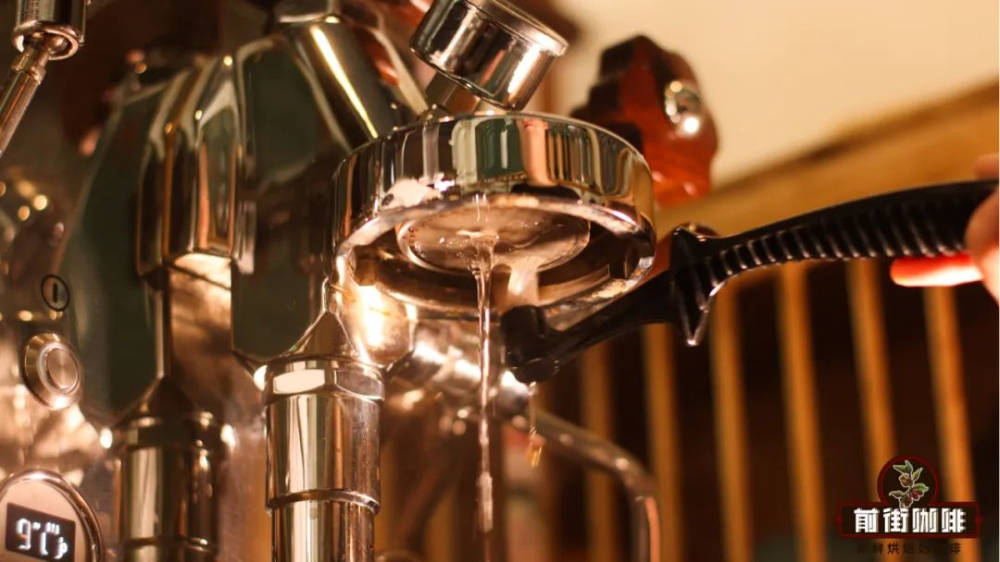 Complete Guide to Semi-Automatic Espresso Machine Maintenance: From Daily Cleaning to Descaling to Extend Machine Life