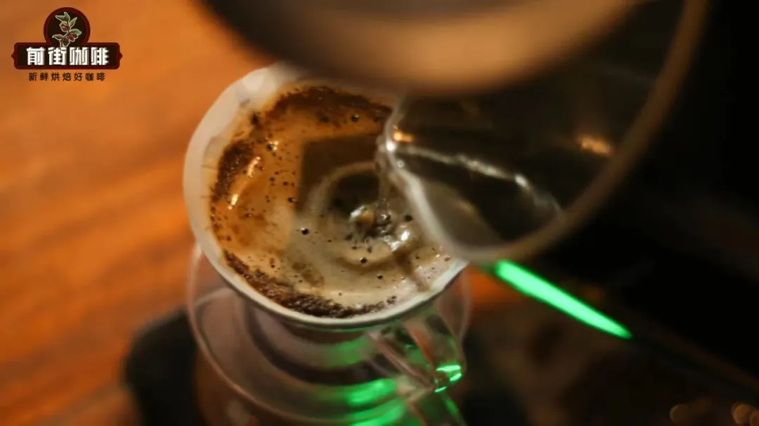 Pour Over Coffee Must-Read: The Principle of a Slim Spout and Practical Alternatives to Regular Electric Kettles