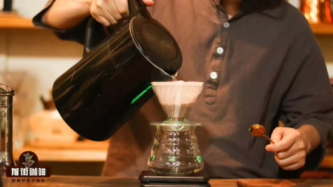 V60 Five-Stage Pour Over Guide: Enhance Coffee Flavor with Pulsed Pouring and Cup Swirling Techniques