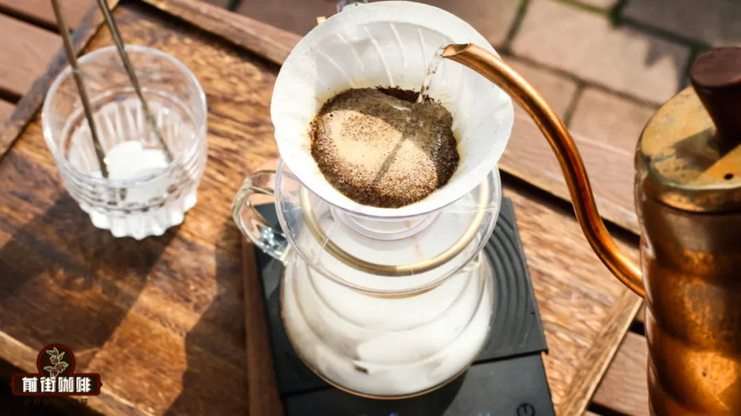 Iced Pour Over Coffee Cooling Guide: A Practical Comparison of Dry Ice, Stainless Steel Ice Cubes, and Regular Ice Cubes