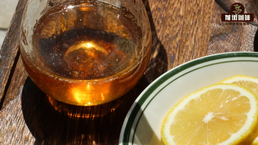 DIY Guide to Three Lemon Coffee Specials: Pour Over, Cold Brew & Sparkling Recipes