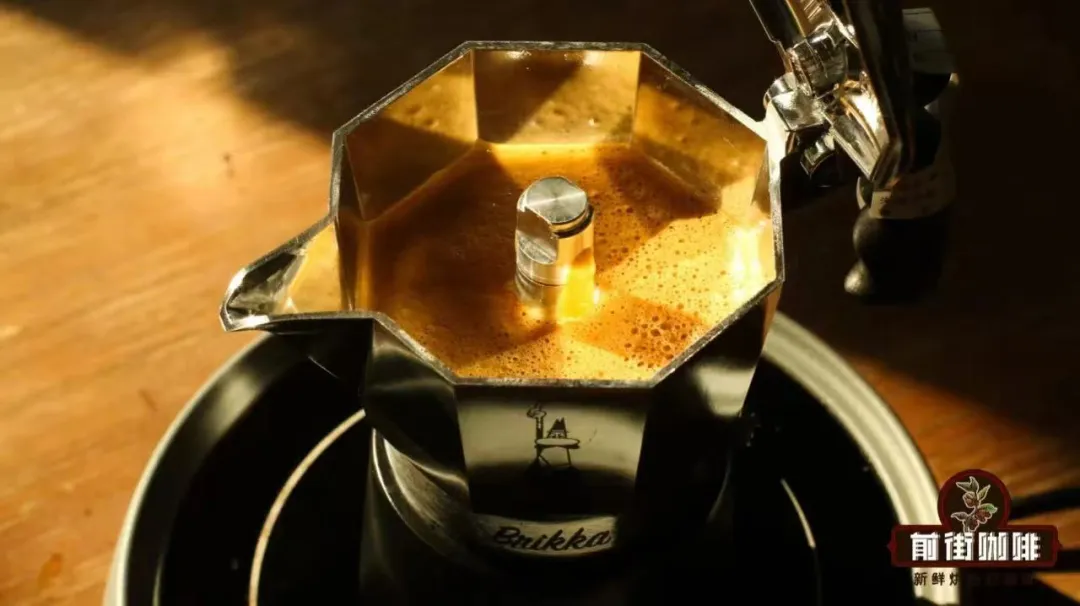 Moka Pot Brewing Guide for Light Roast Beans | Solving Issues of Little Crema, Sourness & Bitterness, and Weak Milk Coffee