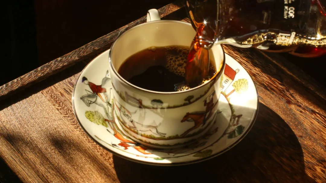 A Deep Dive into the Optimal Tasting Time and Temperature Changes of Pour Over Coffee and Their Impact on Flavor Layers
