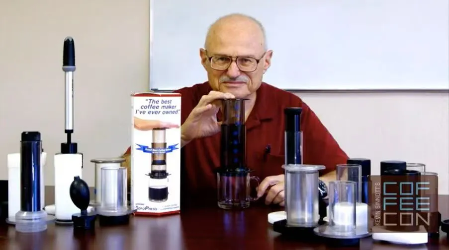 How to use an AeroPress? From its invention story to brewing techniques, and comparing flavor differences with pour over