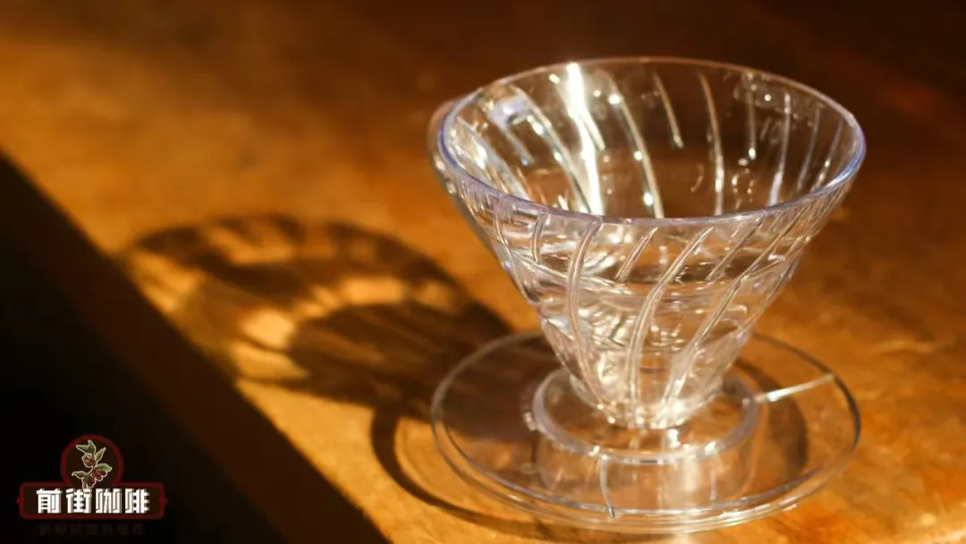 V60 Dripper Design Analysis: Essential Classic Structure and Usage Tips Every Pour Over Lover Should Know
