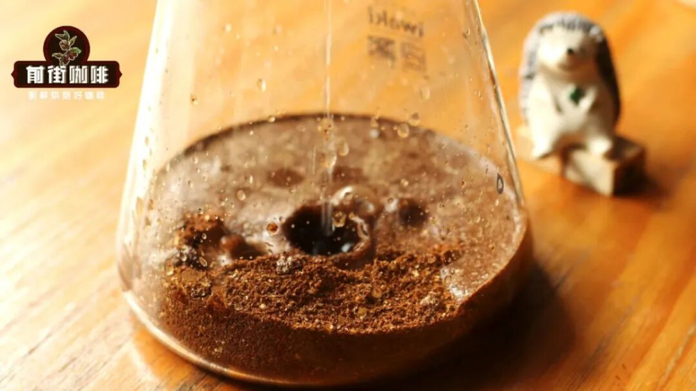 Cold Brew Coffee Water Temperature Guide: Differences Between Room Temperature and Warm Water Extraction & Practical Flavor Analysis
