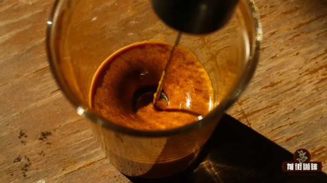 How to Make Whipped Cream for 400-Times Coffee and Neapolitan Coffee | Coffee Whipped Cream Techniques and Recipes