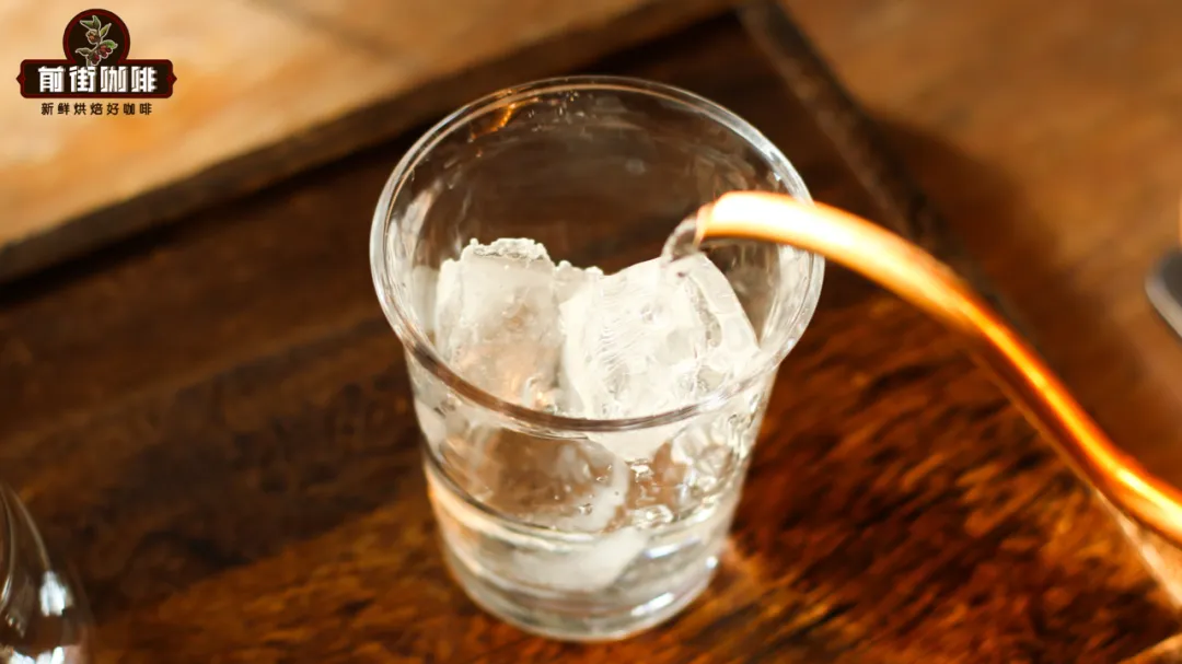 Drink ice water before coffee? The science behind mouth cleansing for espresso and pour over tasting