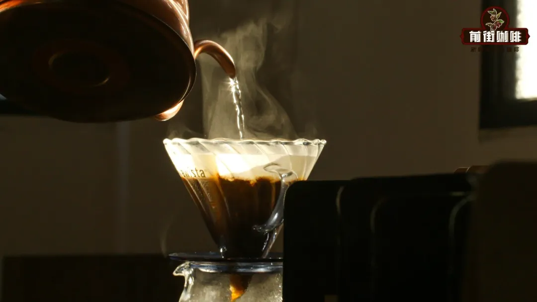 The Challenges of Capturing Strawberry and Peach Flavors in Pour Over Coffee and Analysis of High-Temperature Extraction Parameters