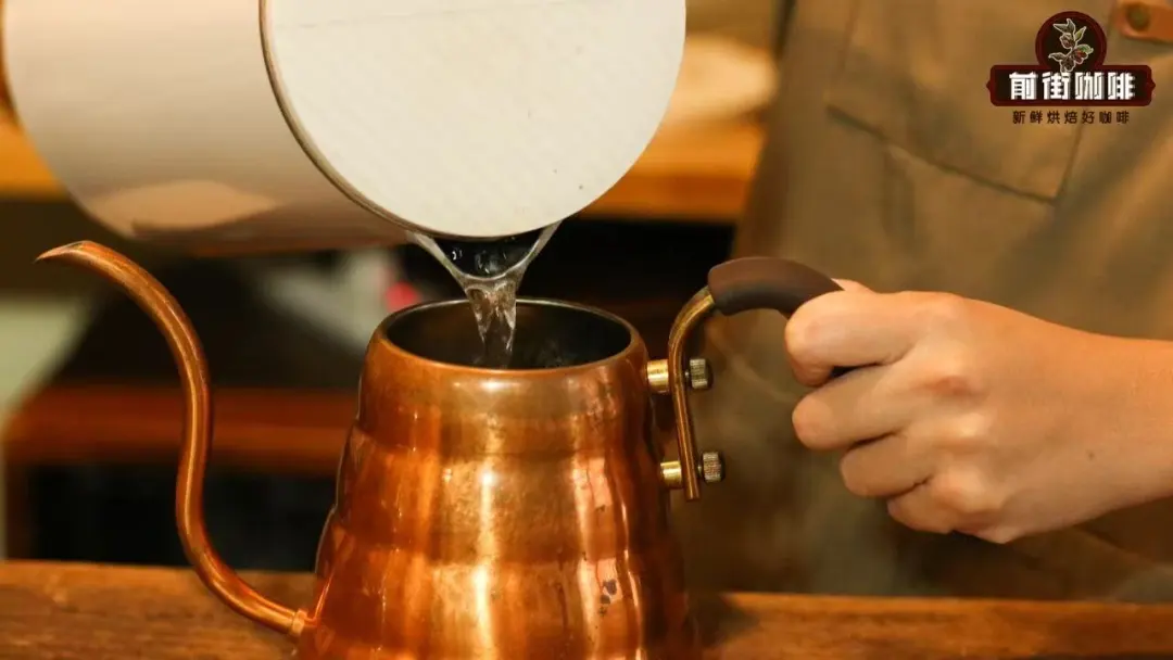 Is your pour over coffee water flow unstable? Professional guide to stable vertical pouring and circular pouring techniques