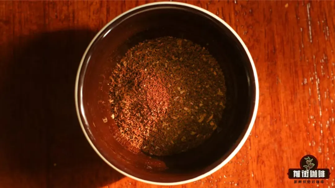 How long is ground coffee fresh? Essential grind storage time and preservation tips for pour over coffee